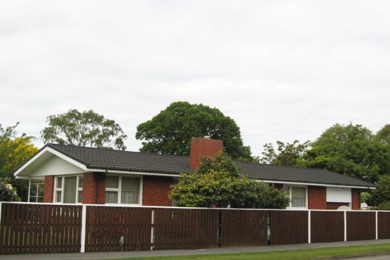 Photo of property in 12 Brackendale Place, Burnside, Christchurch, 8041