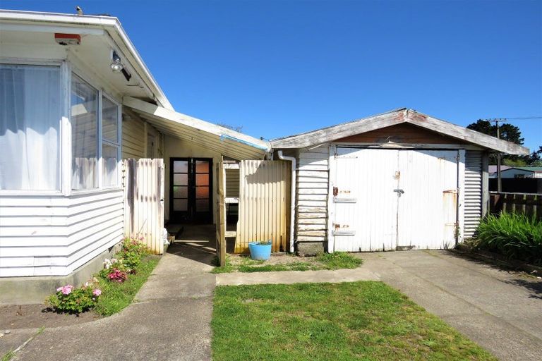 Photo of property in 8 Derby Street, Westport, 7825