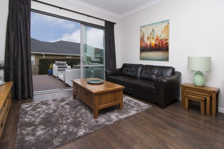 Photo of property in 48 Butler Stoney Crescent, Silverdale, 0932