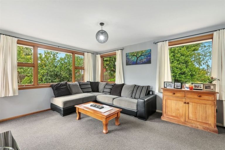 Photo of property in 16 Adams Place, Woolston, Christchurch, 8023