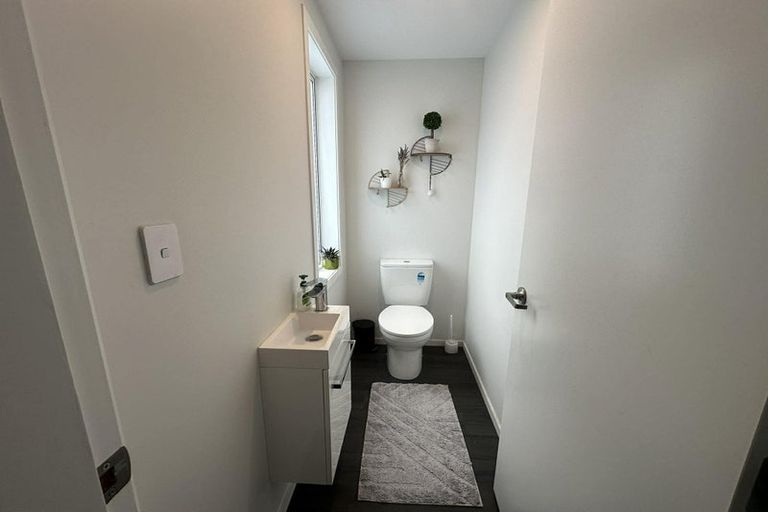 Photo of property in 395 Stokes Valley Road, Stokes Valley, Lower Hutt, 5019