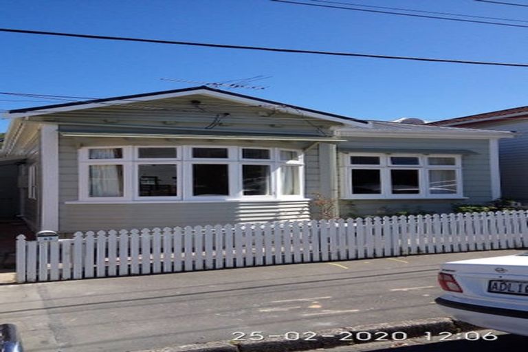 Photo of property in 43 Roxburgh Street, Mount Victoria, Wellington, 6011