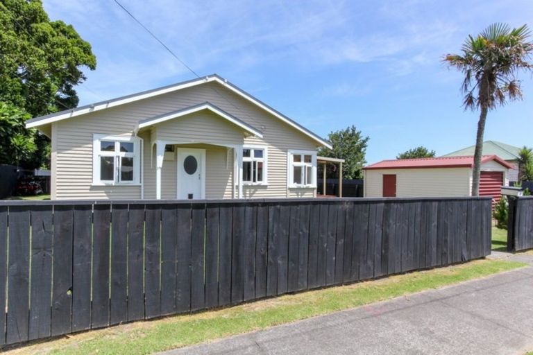 Photo of property in 39 Mouatt Street, Waitara, 4320