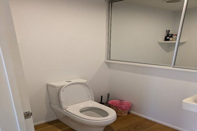 Photo of property in 54e Birkdale Road, Birkdale, Auckland, 0626