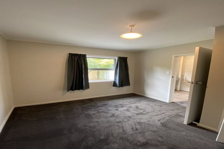 Photo of property in 9/21 Collins Avenue, Tawa, Wellington, 5028