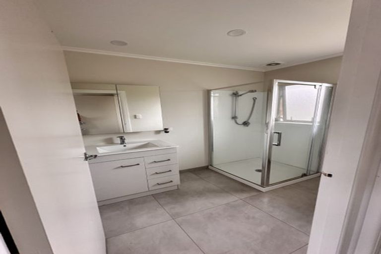 Photo of property in 1/34 Portadown Avenue, Pakuranga Heights, Auckland, 2010