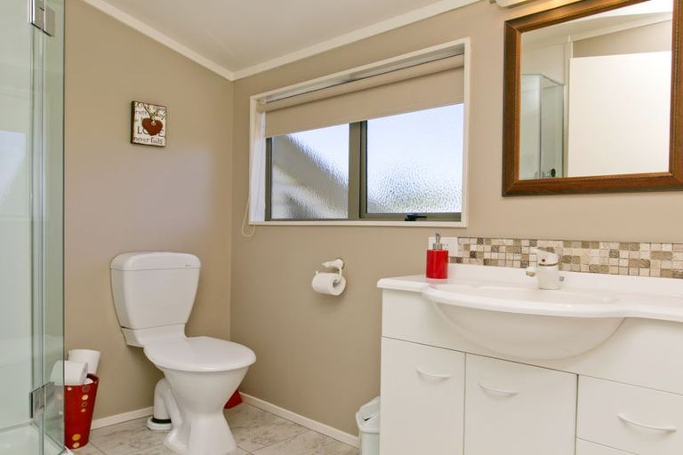 Photo of property in 2/2 Astelia Way, Waipahihi, Taupo, 3330