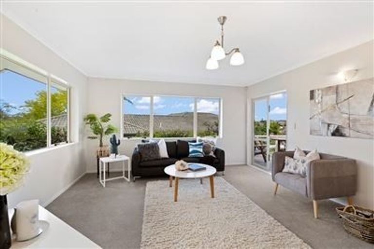 Photo of property in 9 Ashmore Drive, Frankleigh Park, New Plymouth, 4310