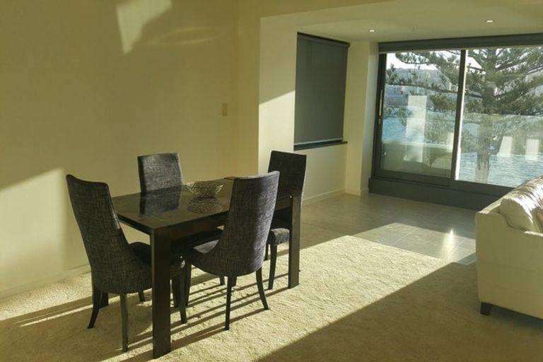 Photo of property in 4/318 Oriental Parade, Oriental Bay, Wellington, 6011