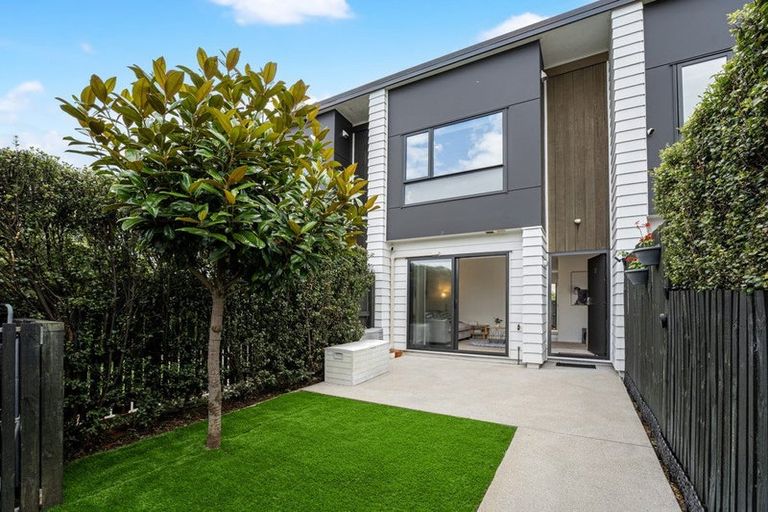 Photo of property in 17 Beardmore Lane, Papakura, 2110