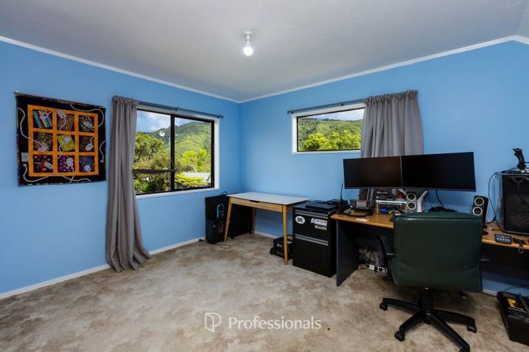 Photo of property in 2/25 Memphis Grove, Totara Park, Upper Hutt, 5018