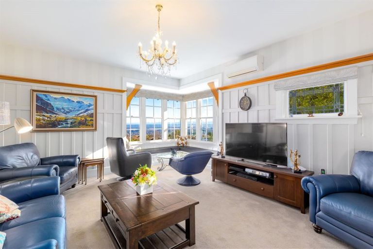 Photo of property in 104 Dyers Pass Road, Cashmere, Christchurch, 8022