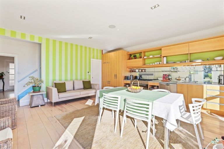 Photo of property in 6 Menzies Street, Sumner, Christchurch, 8081