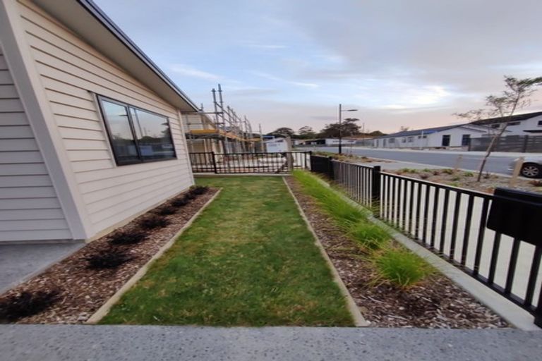 Photo of property in 8 Pihoihoi Place, Kenepuru, Porirua, 5022
