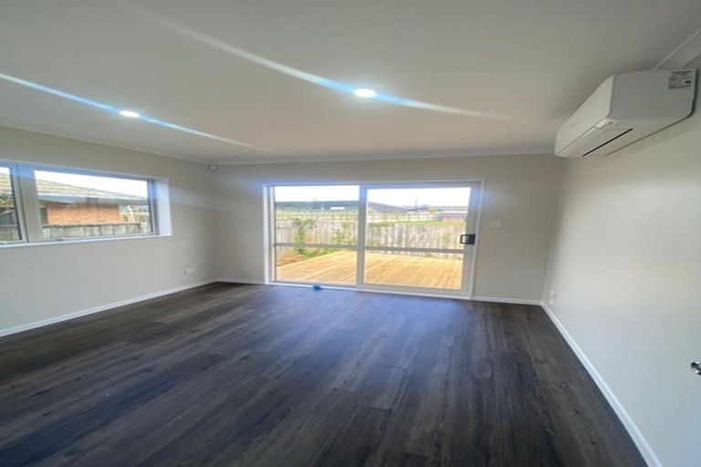 Photo of property in 13 Portrush Lane, Takanini, 2112