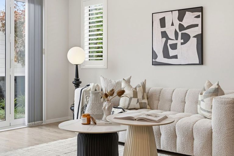 Photo of property in 17a Lake Pupuke Drive, Takapuna, Auckland, 0622