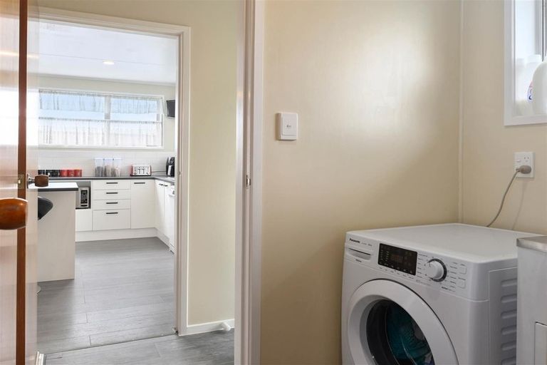 Photo of property in 3 Carter Drive, Pomare, Rotorua, 3015