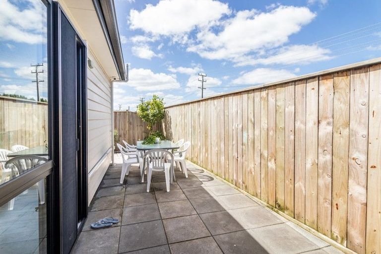Photo of property in 17 Sapwood Crescent, Takanini, 2110