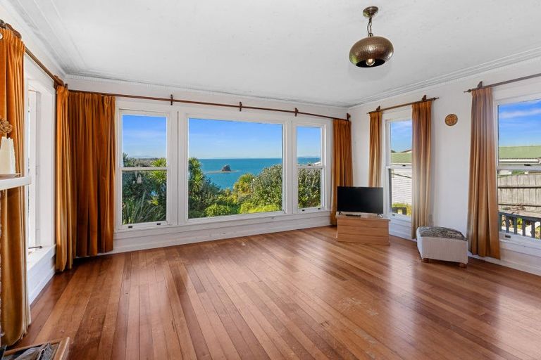 Photo of property in 79 Tiri Road, Tindalls Beach, Whangaparaoa, 0930