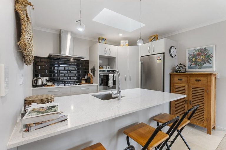 Photo of property in 42 Feist Street, Carterton, 5713