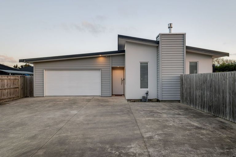 Photo of property in 20 Freedom Drive, Kelvin Grove, Palmerston North, 4414