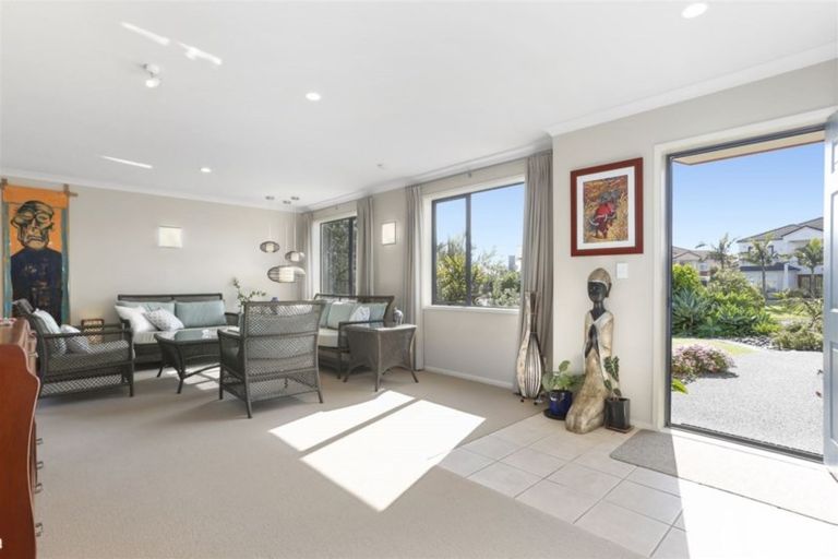 Photo of property in 9 Piriti Drive, Te Atatu Peninsula, Auckland, 0610