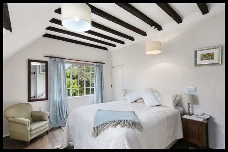 Photo of property in 42 Nicholson Road, Khandallah, Wellington, 6035