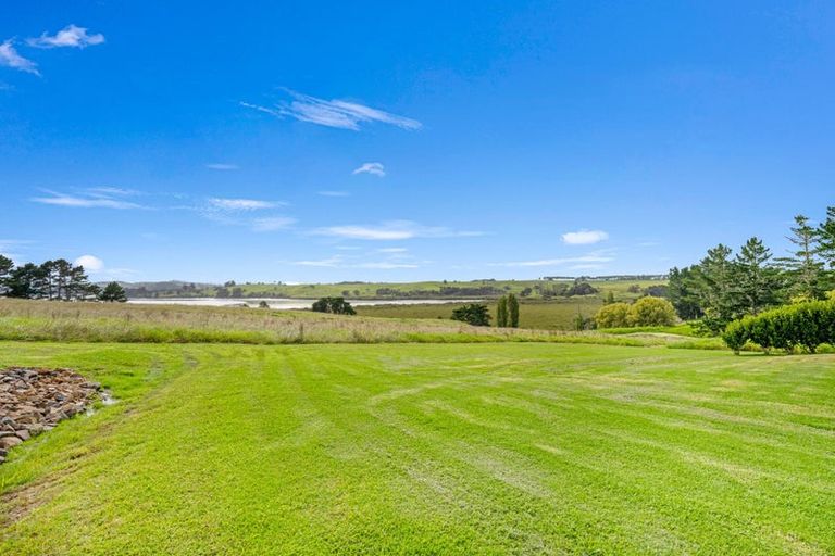 Photo of property in 4 Matahehe Lane, Tinopai, Matakohe, 0593