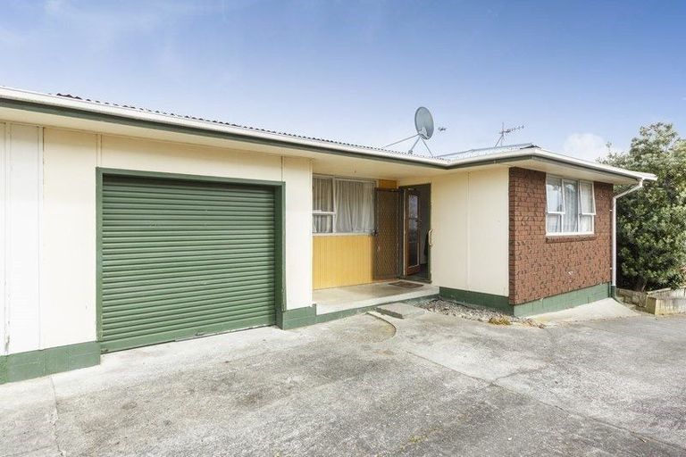Photo of property in 16 Purdie Place, Milson, Palmerston North, 4414