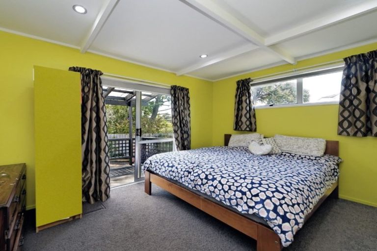 Photo of property in 28 Matama Road, Glen Eden, Auckland, 0602