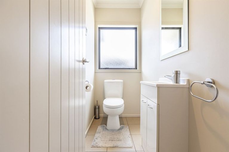 Photo of property in 24 Brooklyn Heights Drive, Kelvin Grove, Palmerston North, 4414