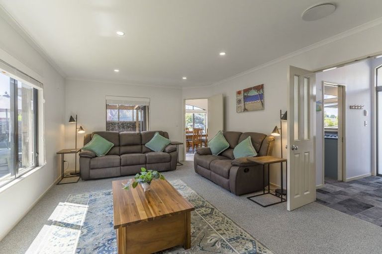 Photo of property in 94 Weggery Drive, Waikanae Beach, Waikanae, 5036