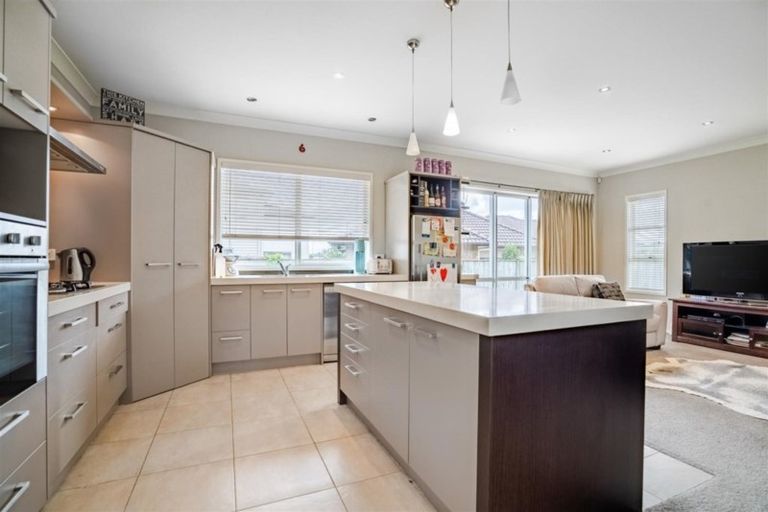 Photo of property in 11 Amapur Place, Flat Bush, Auckland, 2019