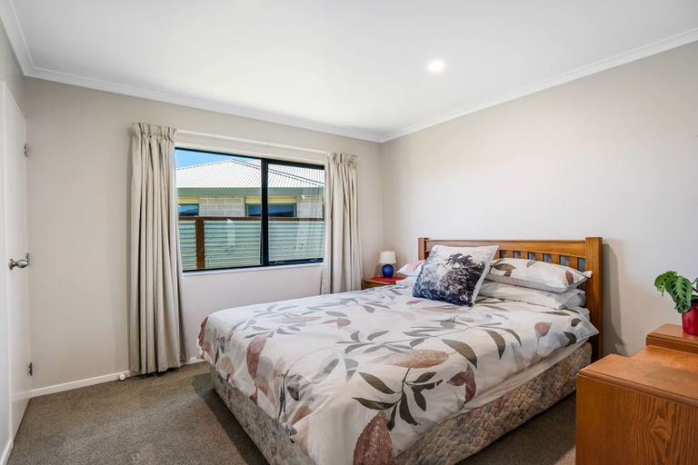 Photo of property in 32 Somerset Crescent, Highbury, Palmerston North, 4412