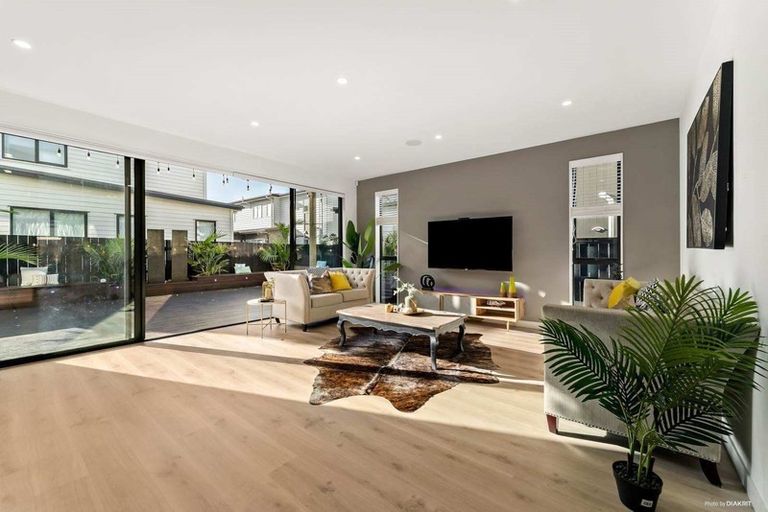 Photo of property in 14 Turret Lane, Hobsonville, Auckland, 0616