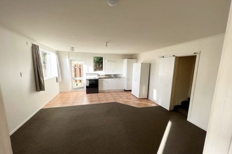 Photo of property in 86 Rosario Crescent, Red Beach, 0932