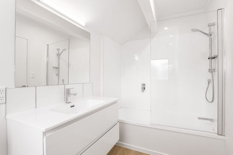 Photo of property in 8 Sailmaker Close, Whitby, Porirua, 5024