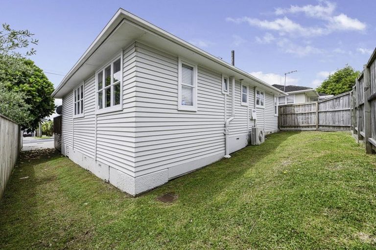 Photo of property in 123 Wharf Road, Te Atatu Peninsula, Auckland, 0610