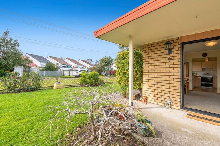 Photo of property in 5 Pengelly Place, Parakai, 0830