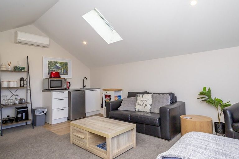 Photo of property in 2 Brodie Avenue, Arrowtown, 9302
