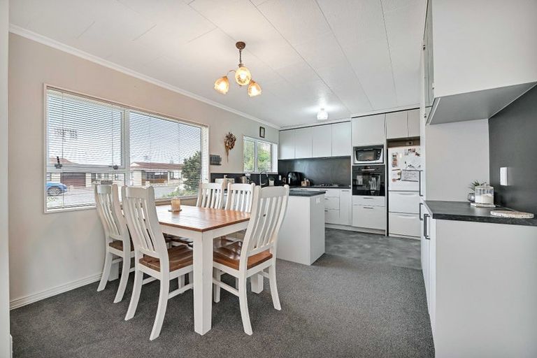 Photo of property in 20 Tukapa Street, Westown, New Plymouth, 4310