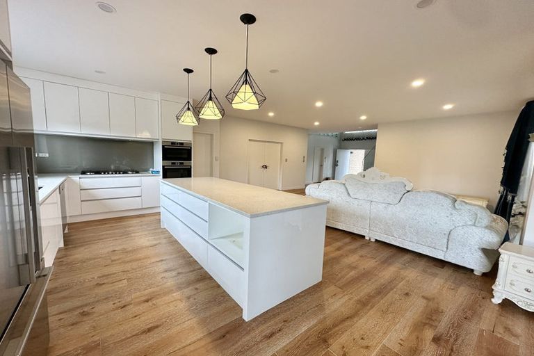 Photo of property in 15 The Mews, Shamrock Park, Auckland, 2016