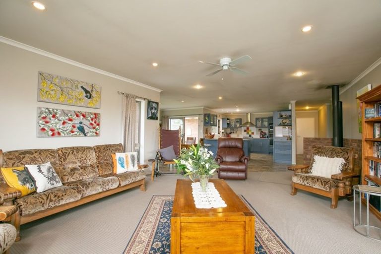Photo of property in 268 Hughes Line, West Taratahi, Masterton, 5887