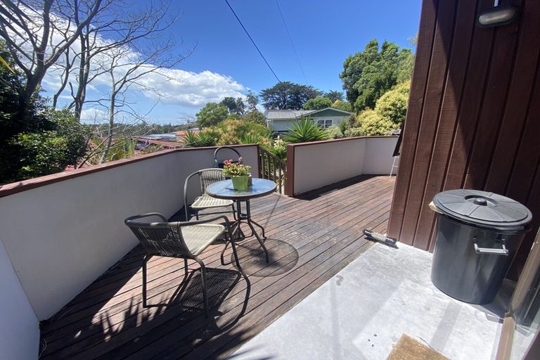 Photo of property in 1/15 Aorangi Place, Birkenhead, Auckland, 0626