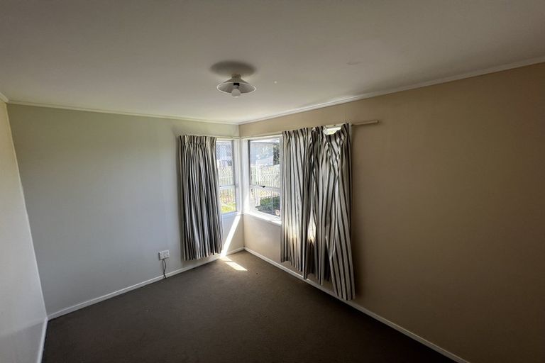 Photo of property in 17 Sabot Place, Massey, Auckland, 0614