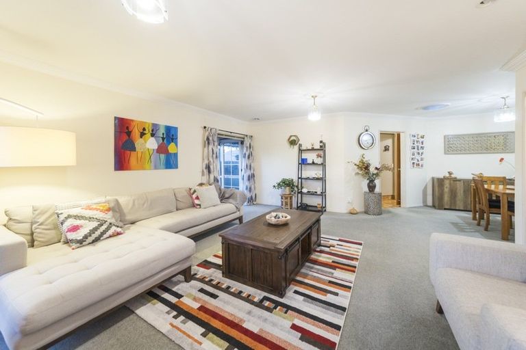 Photo of property in 25 Stewart Crescent, Hokowhitu, Palmerston North, 4410