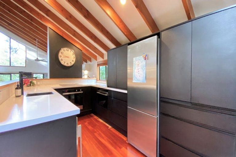 Photo of property in 31 York Road, Titirangi, Auckland, 0604
