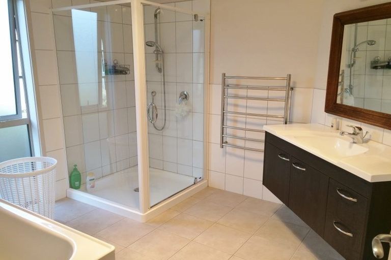 Photo of property in 8 Perrow Street, Wanaka, 9305