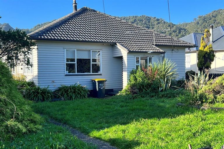 Photo of property in 7 Kerr Avenue, Cobden, Greymouth, 7802