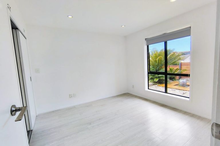 Photo of property in 61 Fernhill Way, Oteha, Auckland, 0632